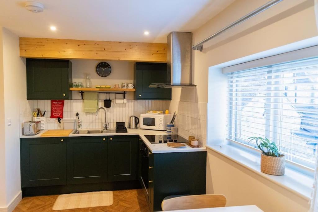 Amarelo Apartment, Central Charlbury, 1 Super King Bed Dış mekan fotoğraf