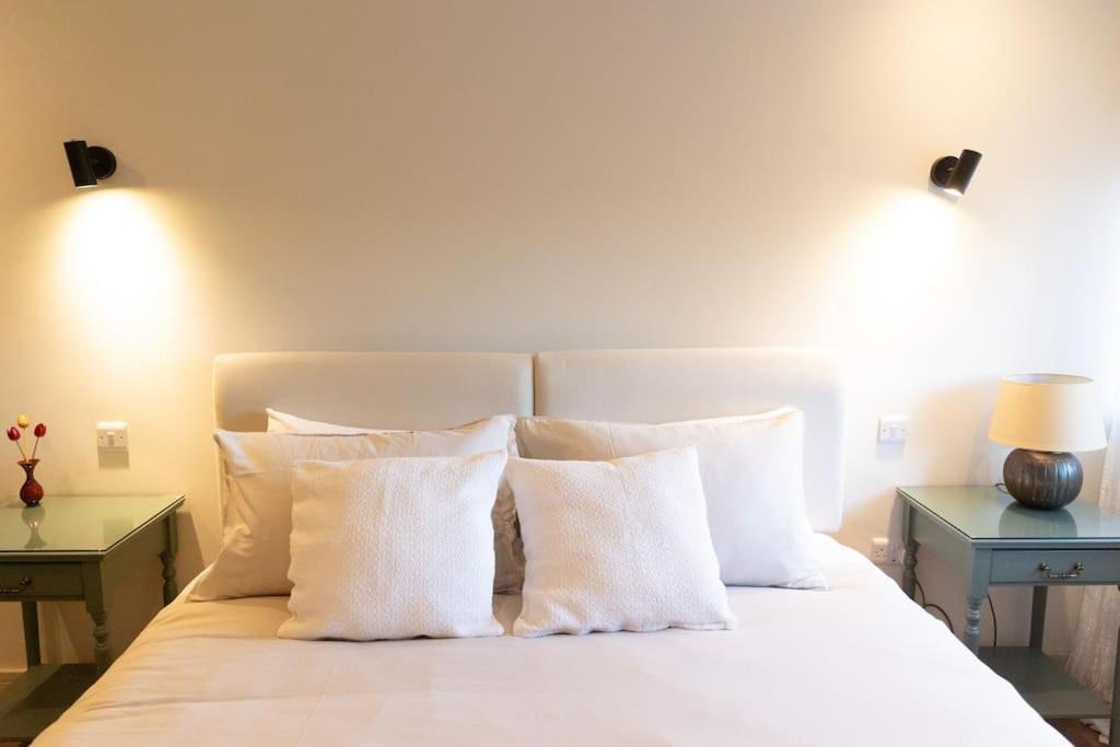 Amarelo Apartment, Central Charlbury, 1 Super King Bed Dış mekan fotoğraf