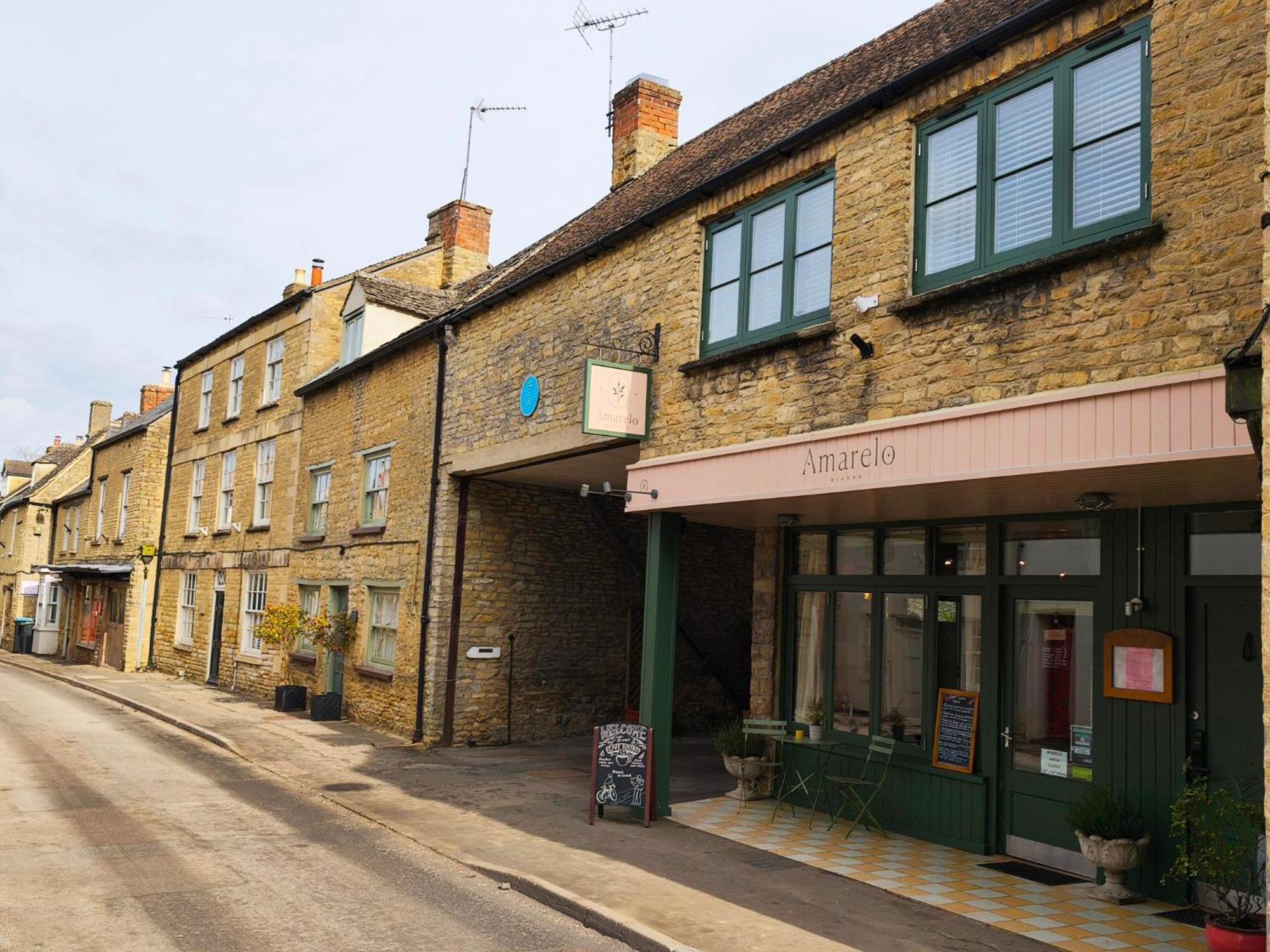 Amarelo Apartment, Central Charlbury, 1 Super King Bed Dış mekan fotoğraf